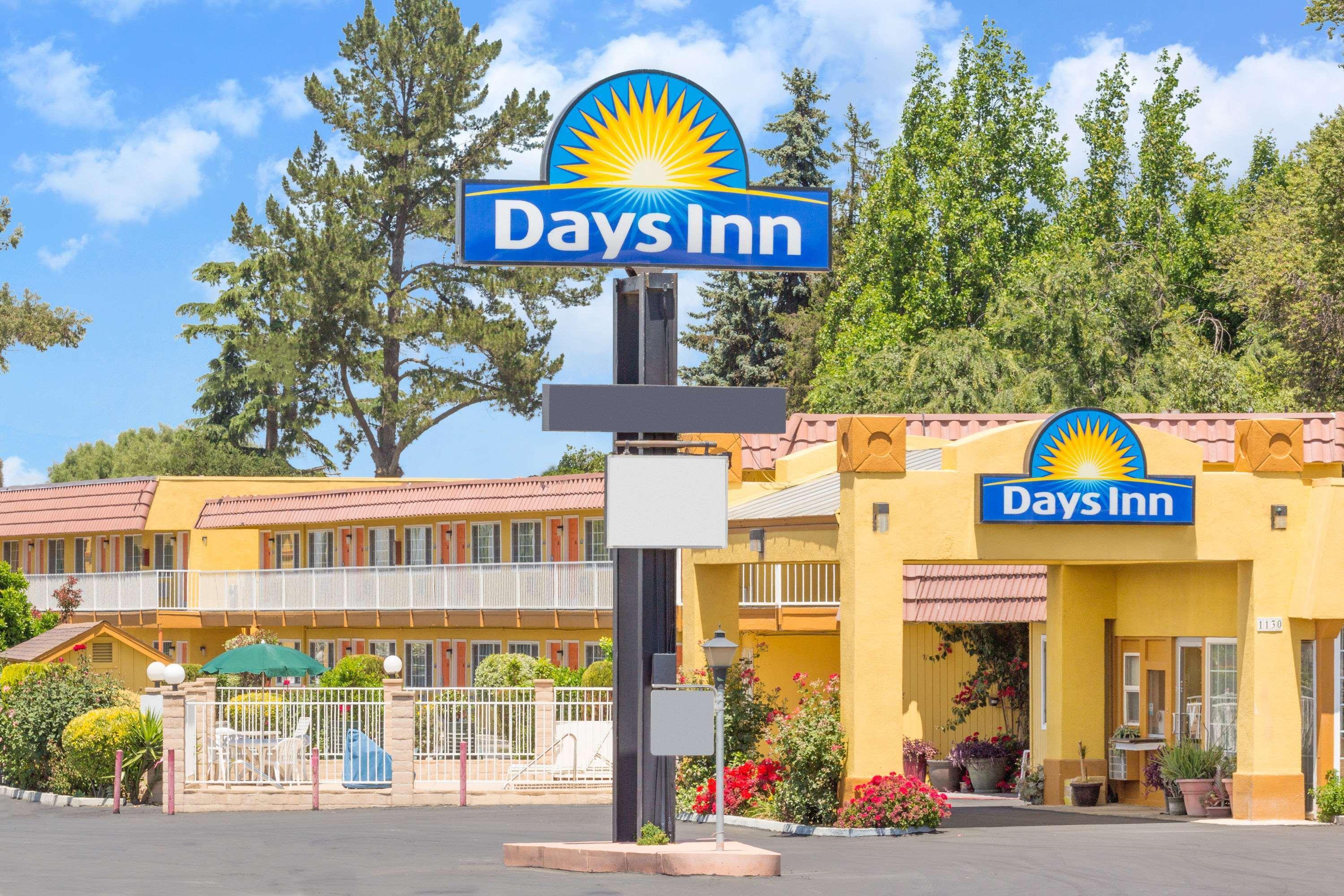 Days Inn By Wyndham King City Kültér fotó